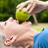 Como é que a menopausa afeta a nossa saúde oral?