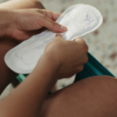 Incontinência urinária feminina: como escolher a proteção adequada