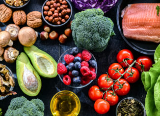 “Keto sim, mas com cabeça”: o que ninguém lhe contou (bem) sobre a dieta cetogénica