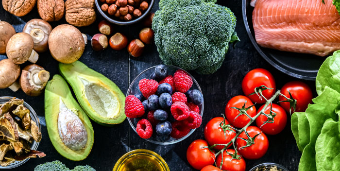 “Keto sim, mas com cabeça”: o que ninguém lhe contou (bem) sobre a dieta cetogénica