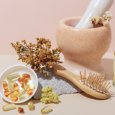 Bem-vinda à nova era dos suplementos capilares: algo mais do que vitaminas para o cabelo